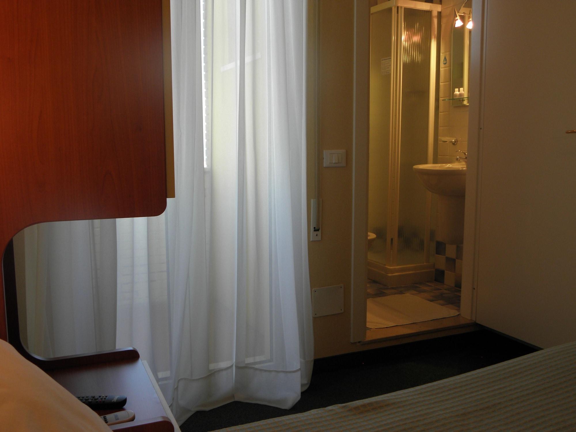 Hotel Crosal Rimini Ngoại thất bức ảnh