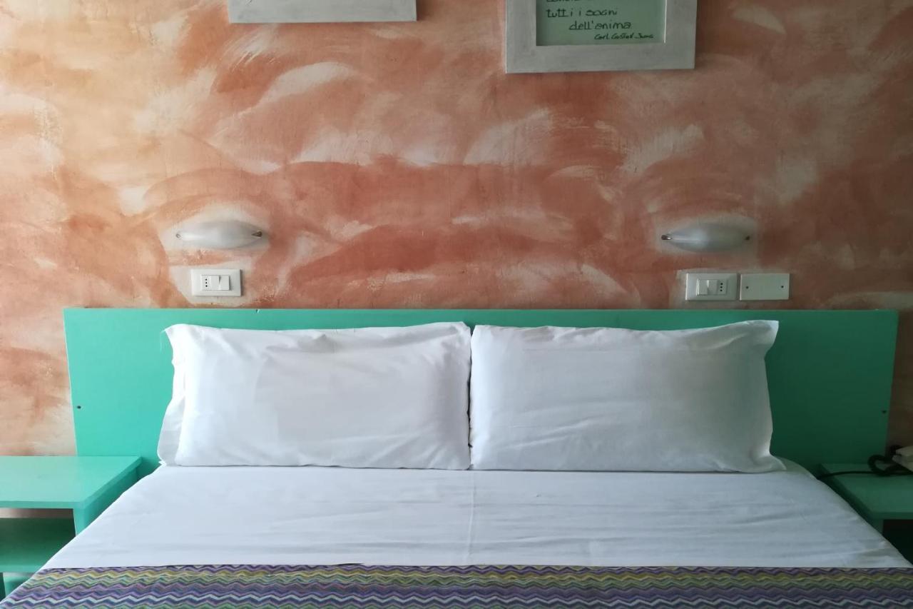 Hotel Crosal Rimini Ngoại thất bức ảnh
