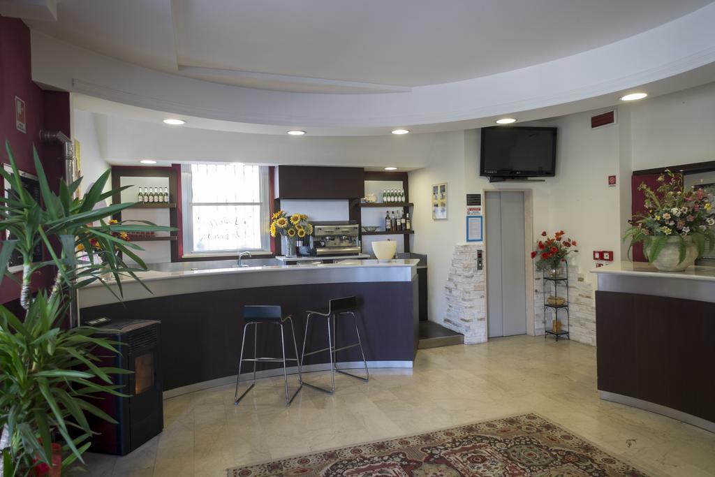 Hotel Crosal Rimini Ngoại thất bức ảnh